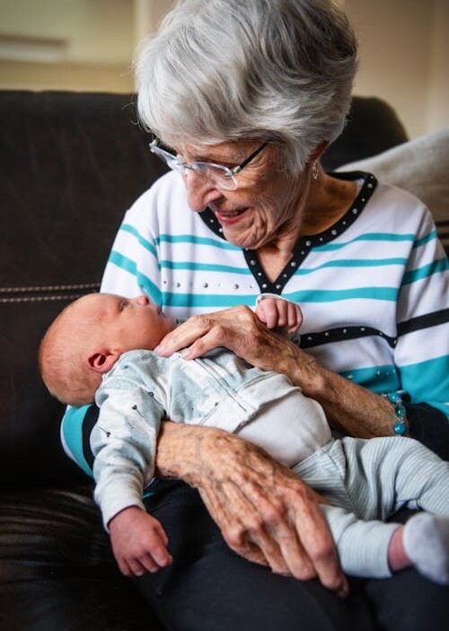 Rules for Grandparents Visiting a Newborn